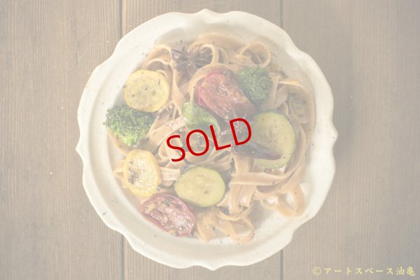 画像5: 古谷浩一　鉄散　彫刻皿　８寸【アソート作品】