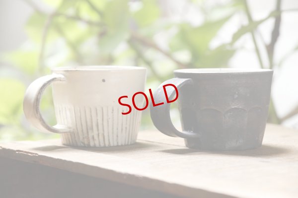 画像2: 加藤祥孝　粉引　しのぎ台形マグカップ／鉄釉/粉引　台形面取マグカップ 