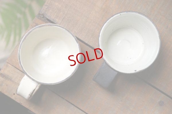 画像4: 加藤祥孝　粉引　しのぎ台形マグカップ／鉄釉/粉引　台形面取マグカップ 