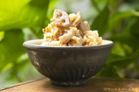 加藤祥孝　鉄釉／粉引　しのぎ飯碗