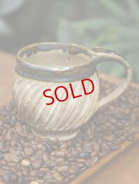 益子淳一　オリベ粉引ナナメしのぎマグ【アートスペース油亀オリジナル】【アソート作品】