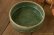 画像1: 馬渡新平　緑ヒビ粉引き　平鉢５寸 (1)