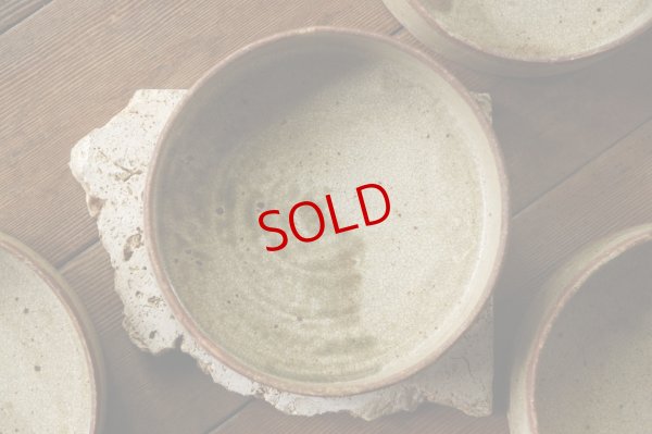 画像6: 馬渡新平　ヒビ粉引き　平鉢６寸【アソート作品】