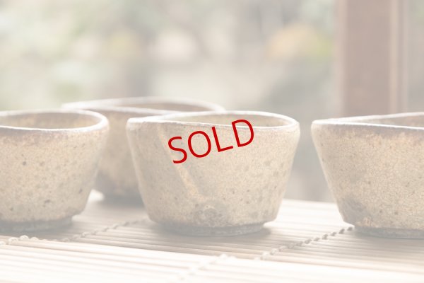 画像3: 馬渡新平　ヒビ粉引き　たわみ鉢３寸【アソート作品】