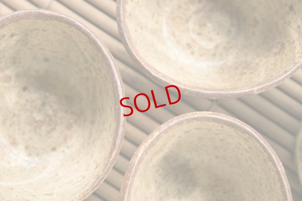 画像10: 馬渡新平　ヒビ粉引き　たわみ鉢３寸【アソート作品】