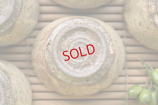 画像13: 馬渡新平　ヒビ粉引き　たわみ鉢３寸【アソート作品】