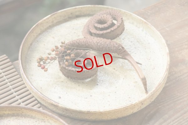 画像4: 馬渡新平　ヒビ粉引き　平皿８寸【アソート作品】