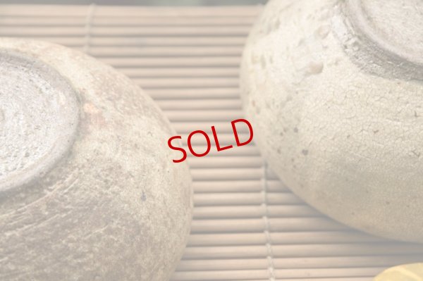 画像17: 馬渡新平　ヒビ粉引き　丸鉢６寸【アソート作品】