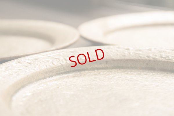 画像9: 馬渡新平　ヒビ粉引き　リム皿７寸【アソート作品】