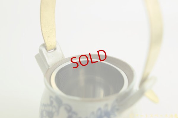 画像9: ヒヅミ峠舎　三浦圭司・三浦アリサ「染付　デイジーティーポット　茶漉し付」