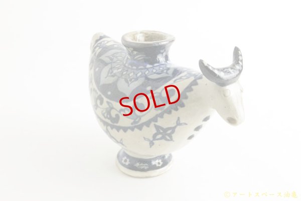画像2: ヒヅミ峠舎　三浦圭司・三浦アリサ「染付　牛の花入れ」
