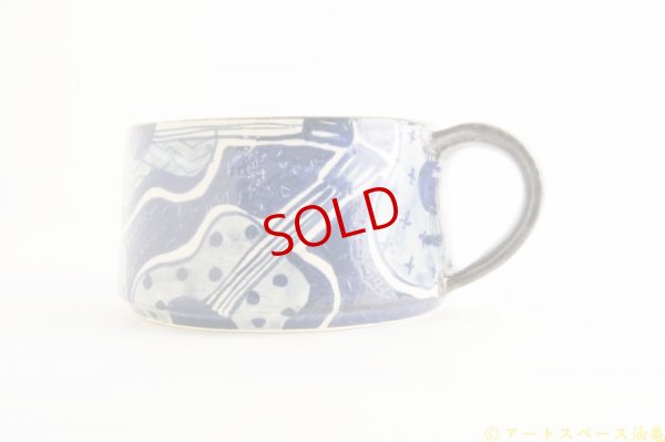 画像2: ヒヅミ峠舎　三浦圭司・三浦アリサ「染付　ギター文スープマグ」