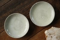 三好敦子　灰釉小皿（イチジク）