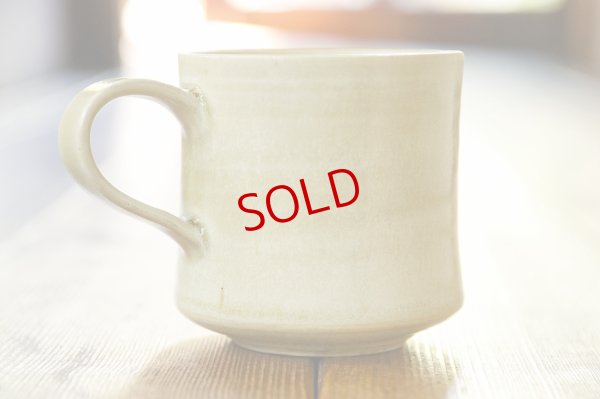 画像4: 夏草　マット釉ベージュ　フレアマグ