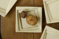 夏草　マット釉ベージュ　角豆皿【アソート作品】