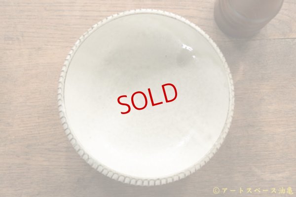 画像5: 小倉夏樹　灰粉引　鎬丸鉢M【アソート作品】