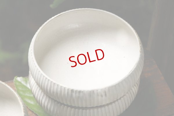 画像8: 小倉夏樹　灰粉引　鎬丸鉢M【アソート作品】