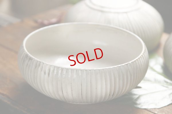 画像4: 小倉夏樹　灰粉引　鎬丸鉢M【アソート作品】