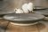 画像5: うつわうたたね　にびいろ　ななめしのぎ皿　６寸【アソート作品】 (5)