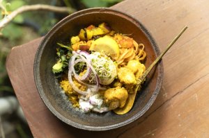 画像: 【maai監修】豪華五種盛り　季節の副菜を楽しむビリヤニランチ【テイクアウトOK】