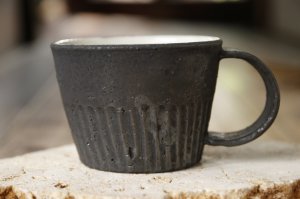 画像: 加藤祥孝　鉄釉/粉引　しのぎ台形マグカップ