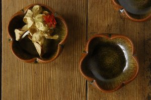 画像: 北側雄一　窯変蕎麦釉　輪花豆鉢【アソート作品】