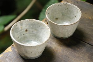 画像:  馬渡新平　灰釉　ヒビ粉引き　そばちょこ【アソート作品】