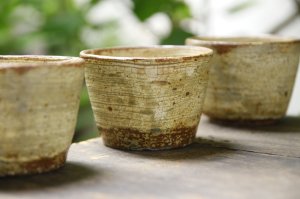 画像:  馬渡新平　刷毛目　黄　そばちょこ【アソート作品】