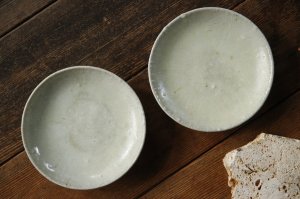 画像: 三好敦子　灰釉小皿（イチジク）
