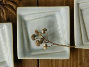 画像: 夏草　マット釉うす緑　角豆皿【アソート作品】