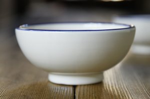 画像: 大園篤志　茶碗　白に瑠璃【アソート作品】