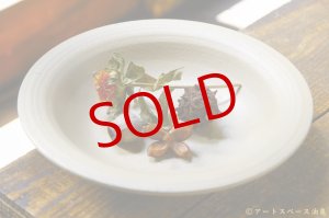 画像: たま木工商店　白うるしリム皿（デイゴの木）