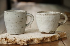 画像: 寺村光輔　泥並釉　マグカップ小（薪）／灰マット釉　マグカップ小（薪）