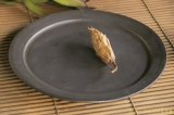 画像: 塚本友太　２２．５ｃｍ　リム皿　黒【アソート作品】