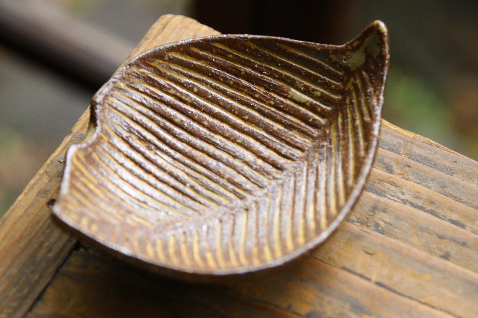 画像2: 江口香澄　アフリカ彫刻　木の葉小皿【アソート作品】 (2)