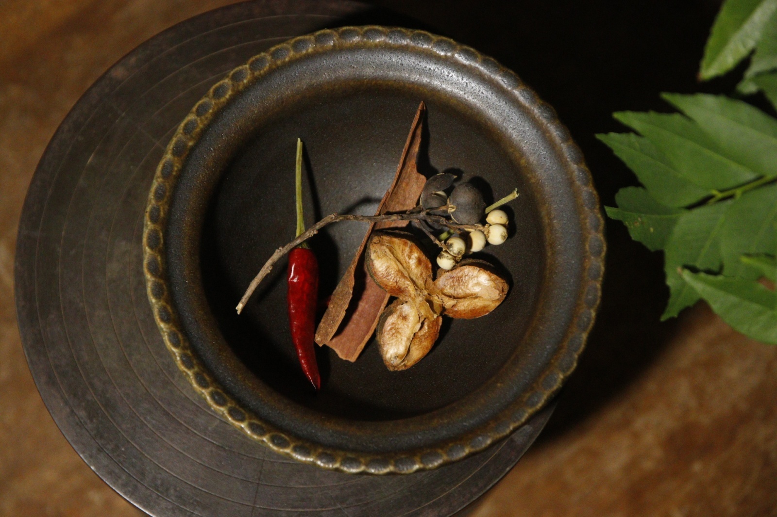 画像2: 古谷浩一　サビ釉　綱手小鉢【アソート作品】 (2)