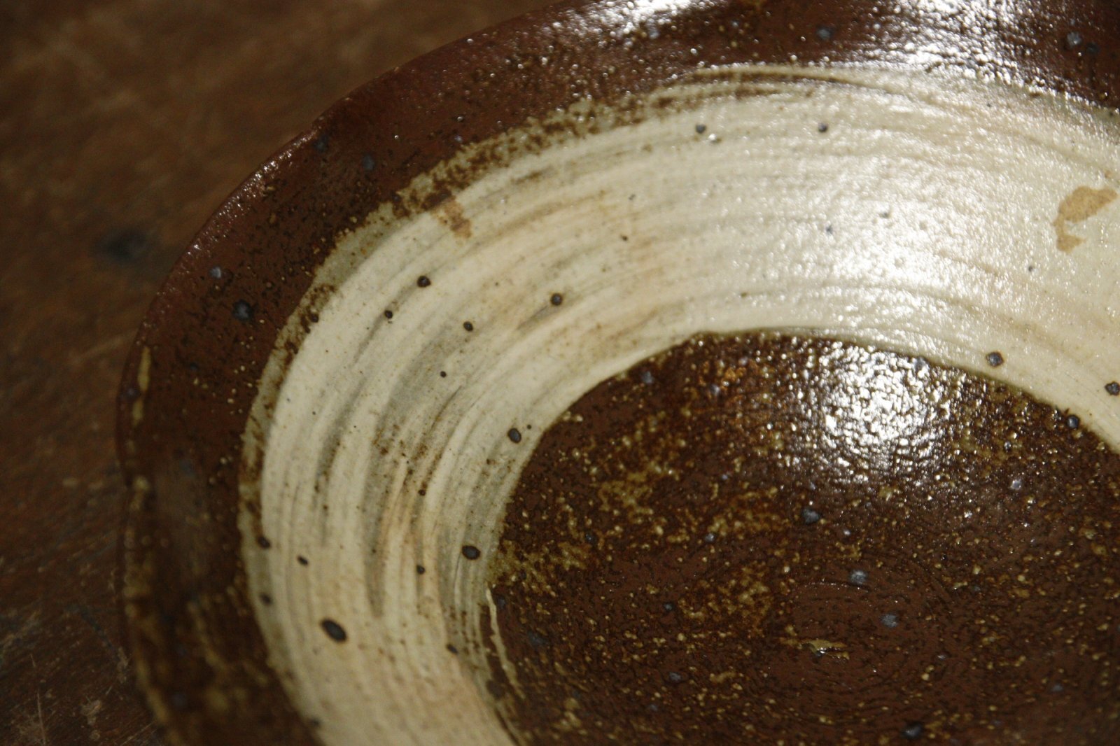 画像3: 古谷浩一　きなり刷毛目　輪花浅鉢　7寸【アソート作品】 (3)