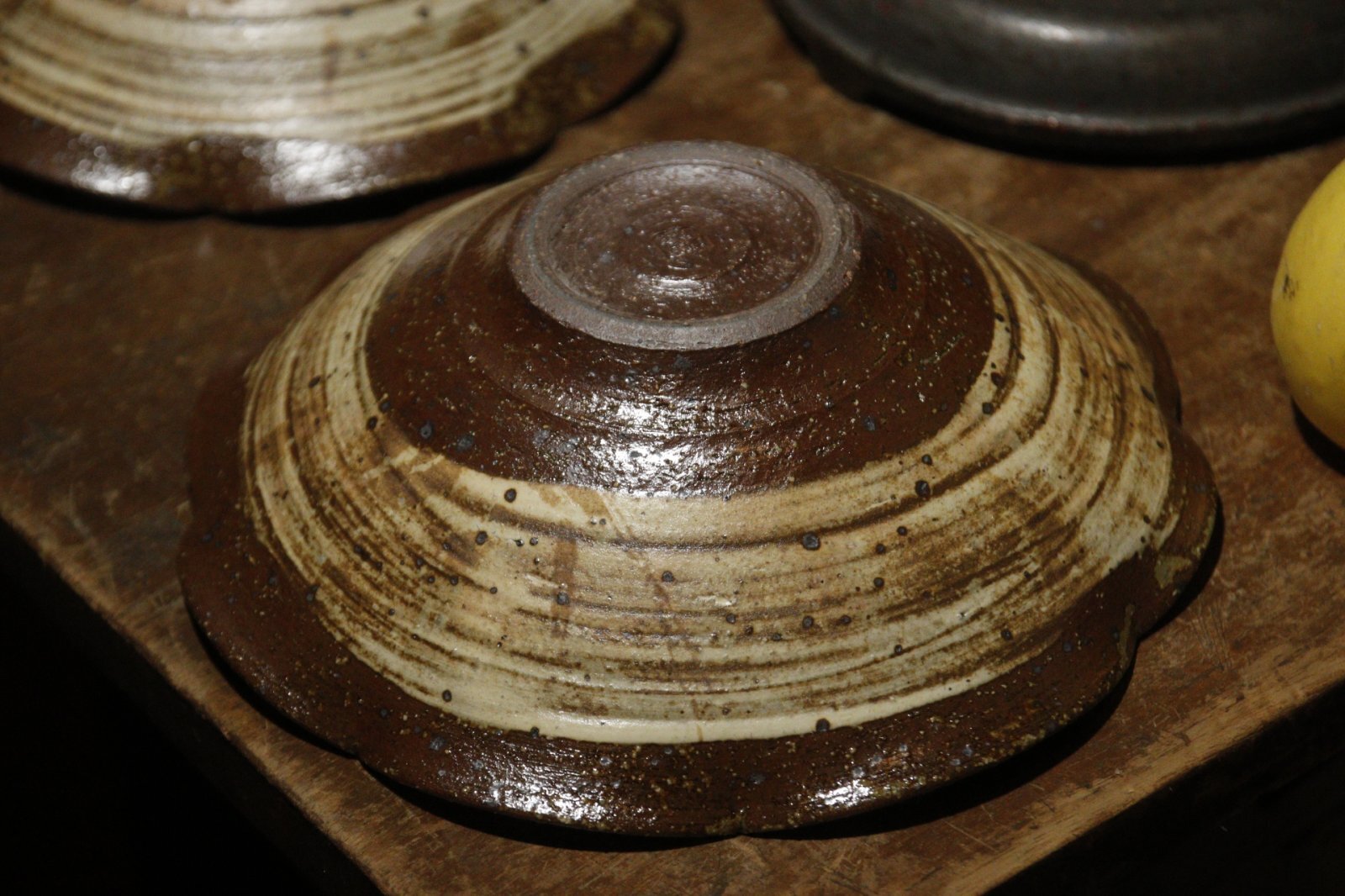 画像6: 古谷浩一　きなり刷毛目　輪花浅鉢　7寸【アソート作品】 (6)