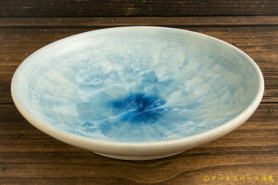 画像2: 間美恵「亜鉛華結晶　丸碗皿」 (2)