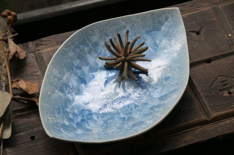 画像2: 間美恵　亜鉛華結晶　葉鉢皿 (2)