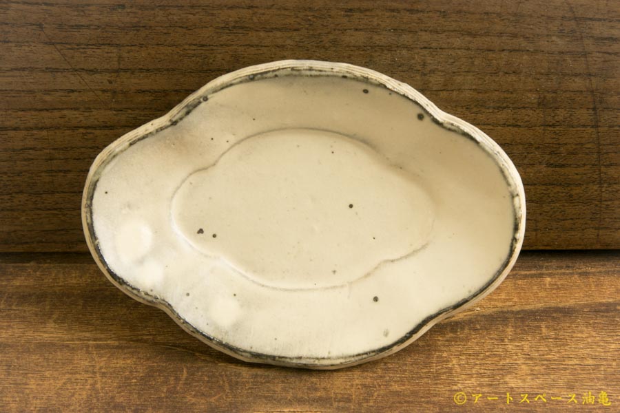 加藤祥孝「粉引 木瓜豆皿」 －作家もの陶器・うつわ・アートの
