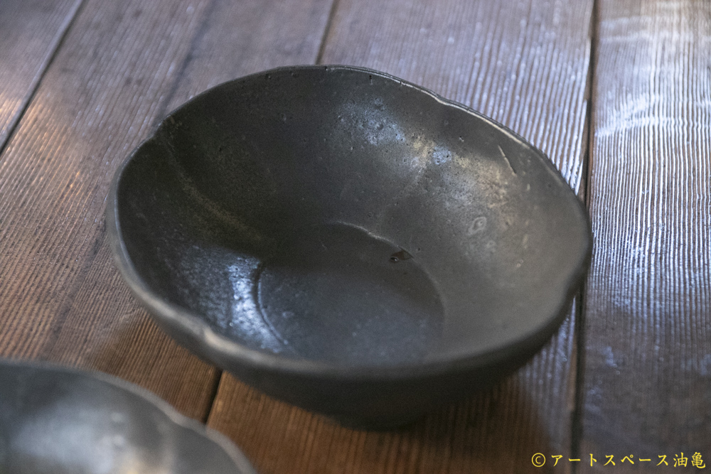 画像5: 加藤祥孝　鉄釉　6.5寸木瓜鉢【アソート作品】 (5)