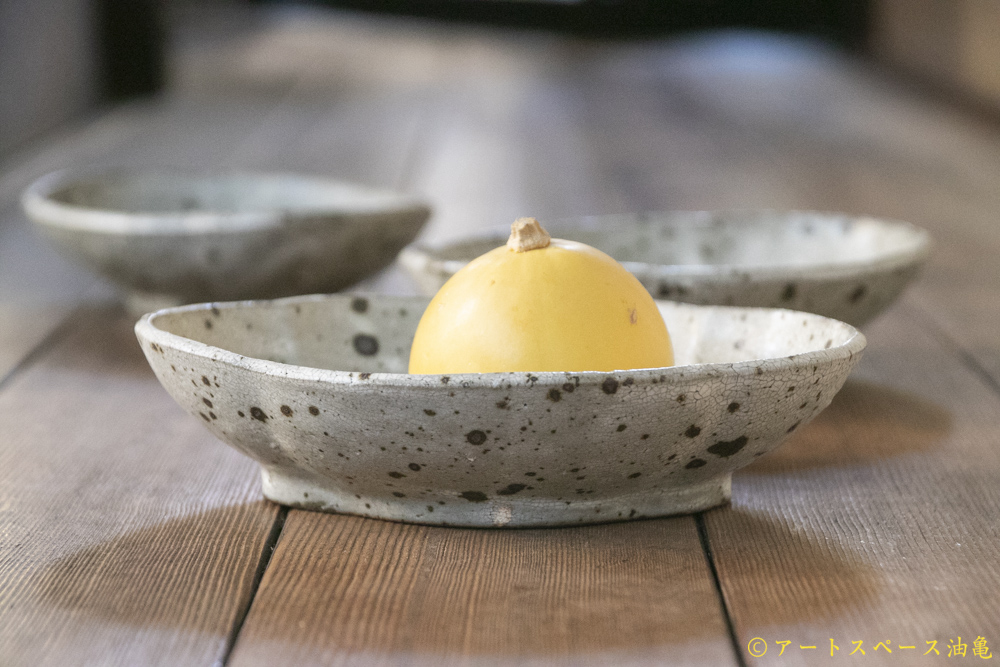 画像4: 加藤祥孝　グレー粉引　6.5寸木瓜鉢【アソート作品】 (4)