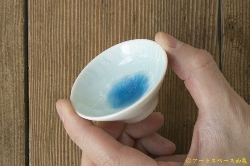 画像1: 間美恵　亜鉛華結晶　豆皿(大角) (1)