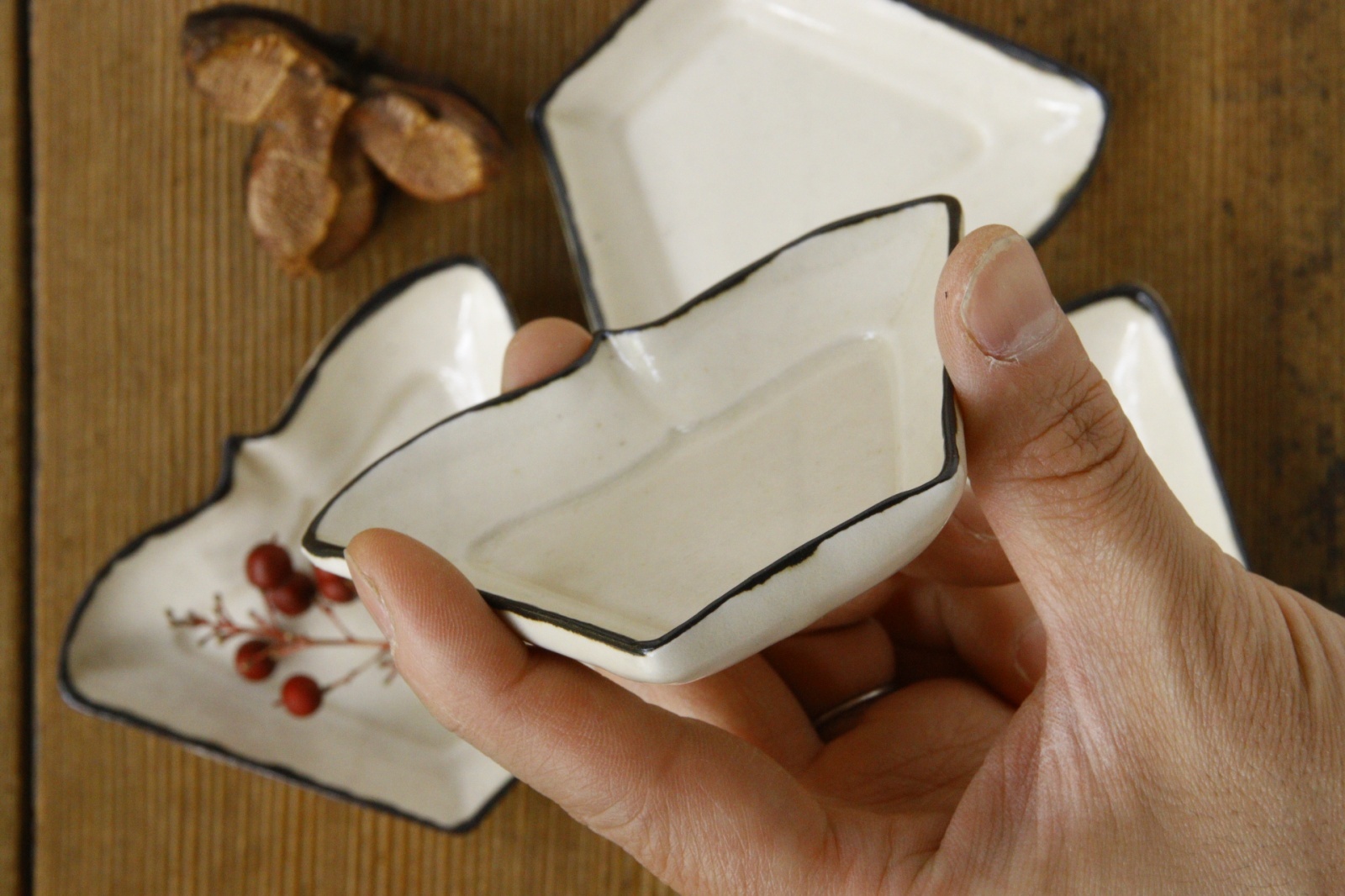 画像3: 宮内太志　一弁リンカ豆皿　白　【アソート作品】 (3)
