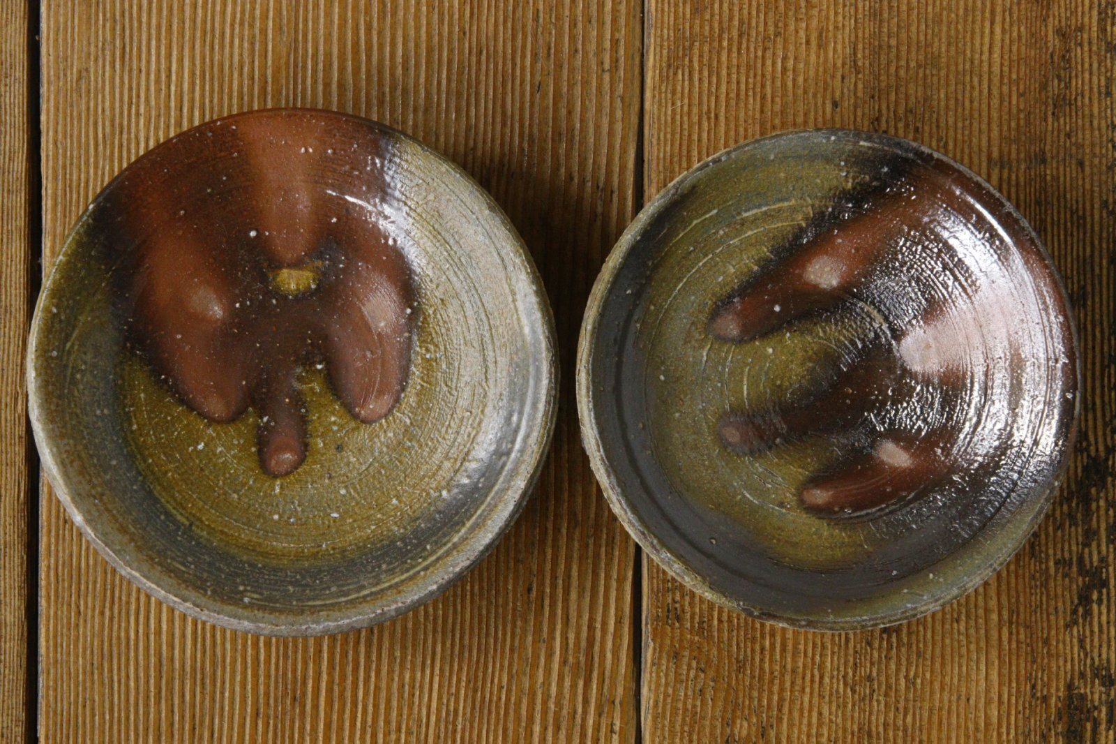 画像1: 山村富貴子　備前　窯変豆皿 (1)